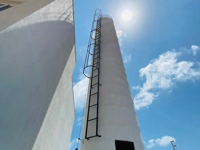 serralheria serralheiro escada de marinheiro com guarda corpo em bh belo horizonte contagem 05